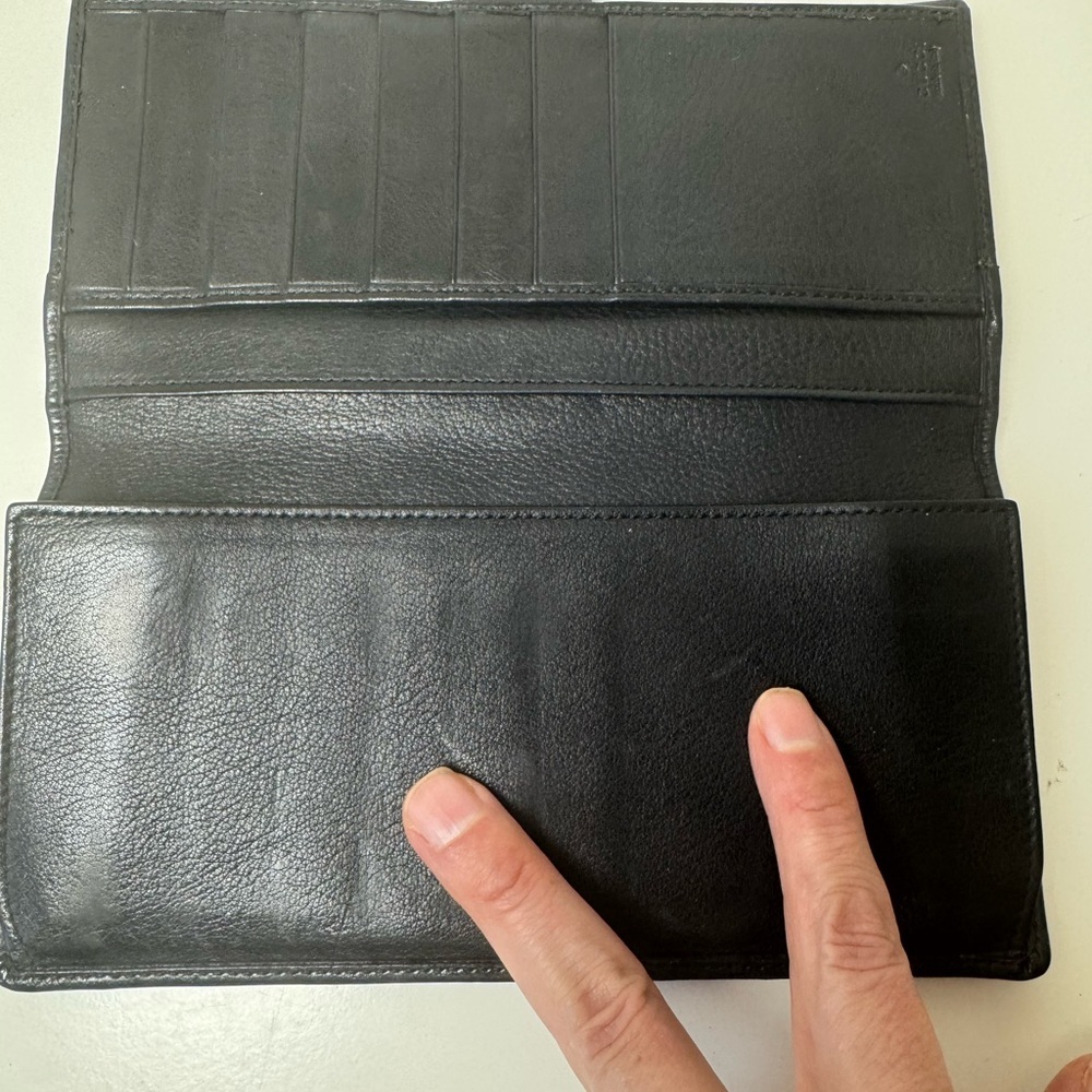 Gucci Women’s Black Leather Long Wallet With Silver Hardware - Picture 14 of 16